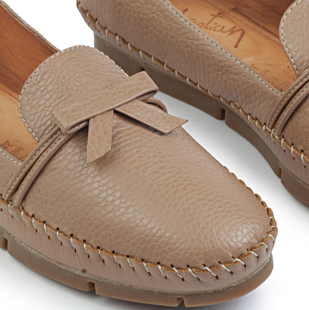 Mocasin 1008 A de cuero para mujer