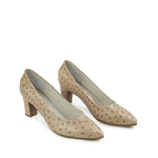 Tacones cerrados 2025-01 de cuero para mujer color Folia natural, vista angular – Sebastian & Salvatore