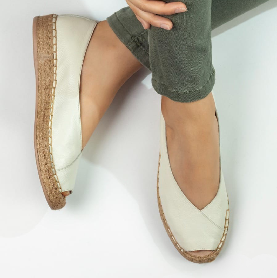 Sandalia Plana 4433 de cuero para mujer