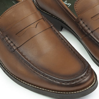 Mocasines 3075 de cuero para hombre, detalle del acabado degradado