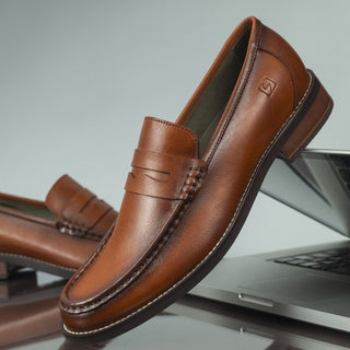 Mocasines 3075 de cuero para hombre, detalle de la banda penny