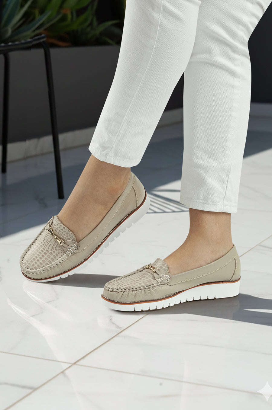Mocasín 40-235 de cuero para mujer