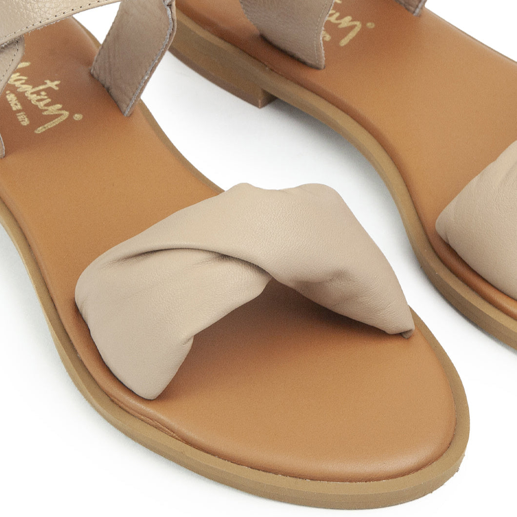 Sandalia Plana 491B de Cuero para Mujer