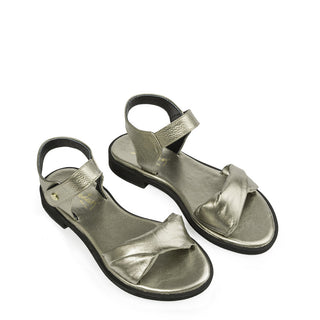 Sandalia plana 491B de cuero para mujer color Luna, vista angular