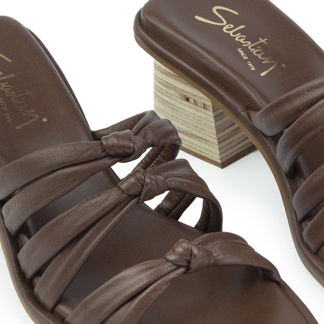 Sandalia de tacon 956 en cuero para mujer