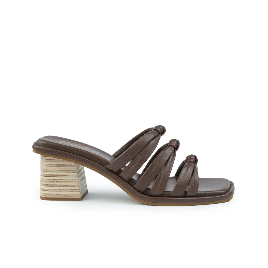 Sandalia de tacon 956 en cuero para mujer