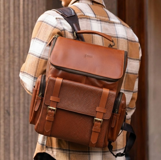 Morral en cuero Insignia