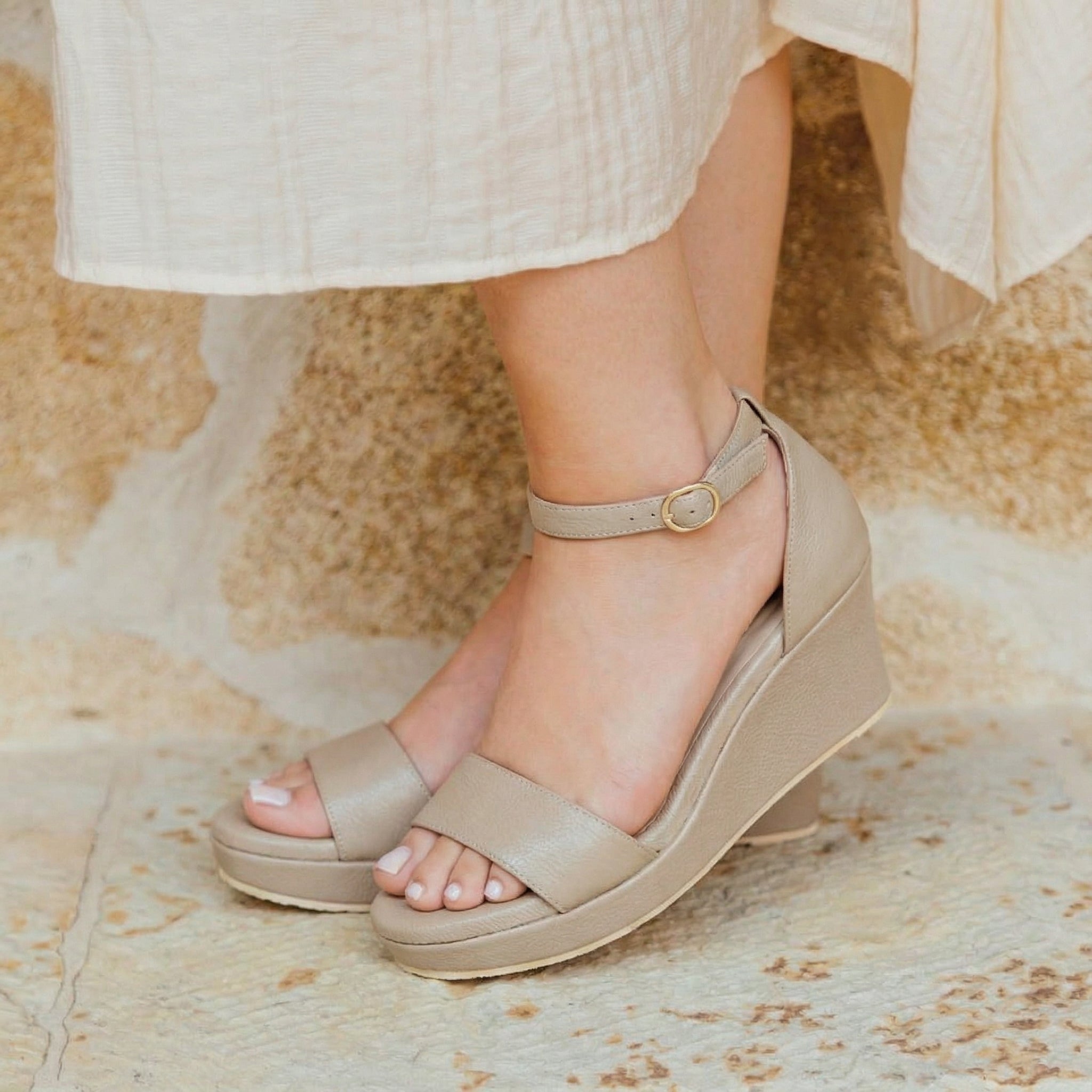 Plataforma Azucena en cuero de mujer