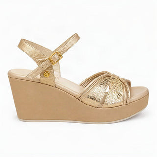 Plataforma Clavel de cuero para mujer color Dorado, vista lateral