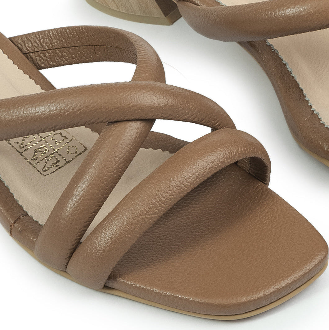 Sandalia tacon Valeria cuero mujer Miel