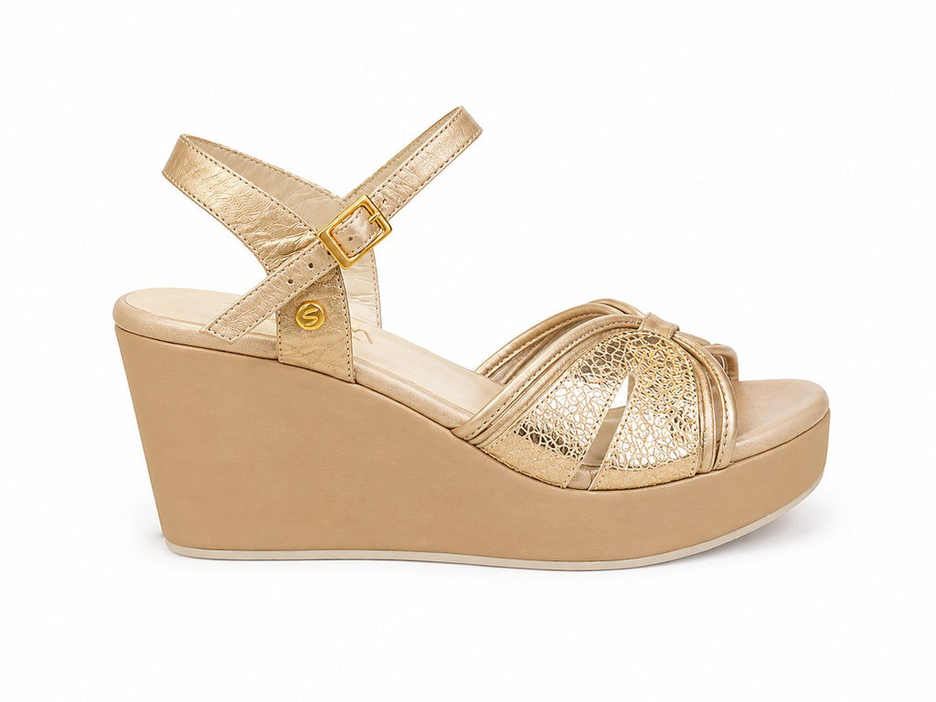 Plataforma Clavel Cuero Mujer Dorado