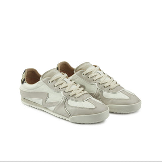 Deportivo Space de cuero para mujer color Talco Gris, vista angular del par – Sebastian & Salvatore