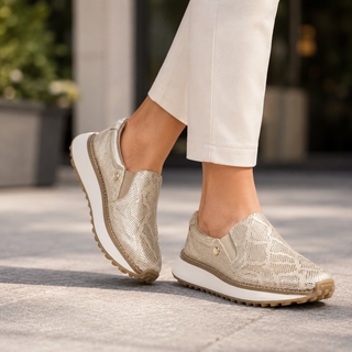 Deportivo Vans Renata de cuero para mujer color Oro Folia, puestos