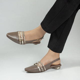 Tacones slingback Prisma para mujer color Moca, puestos