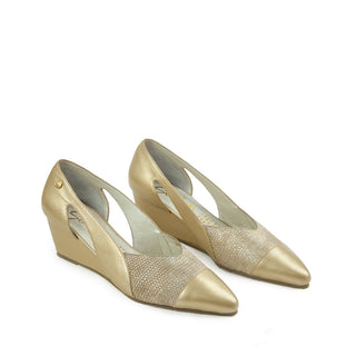 Zapatos de cuña 2025-23 de cuero para mujer color Dorado Folia, vista angular del par – Sebastian & Salvatore